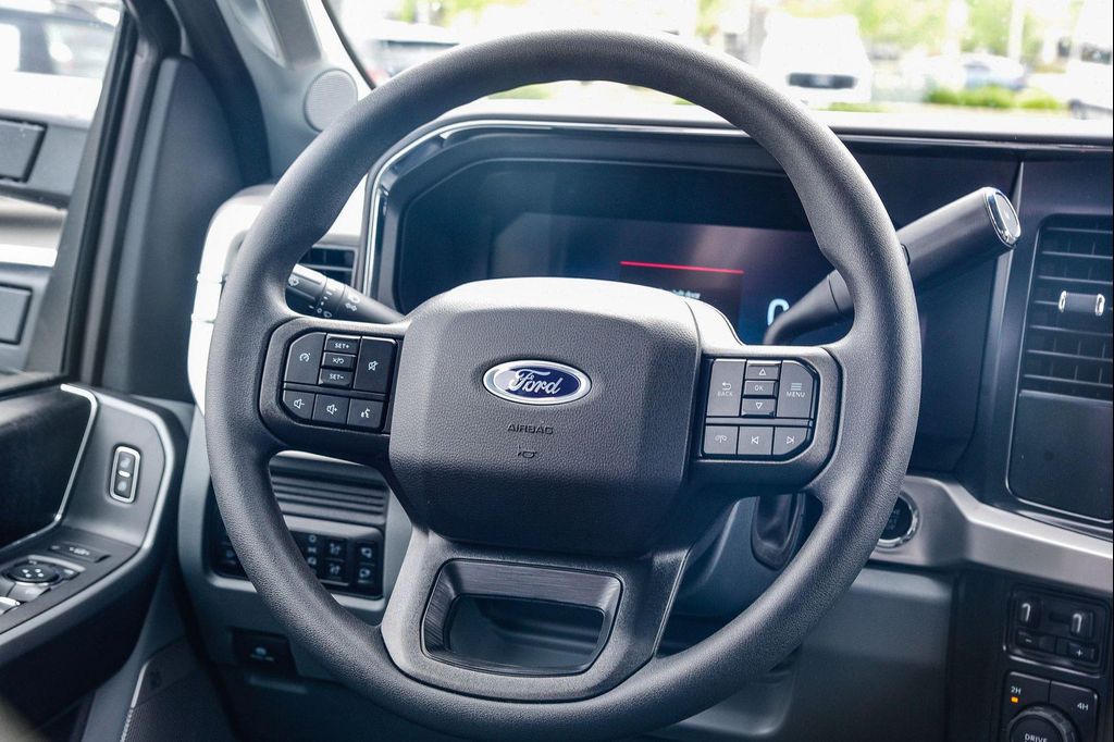 صورة مصغرة 15 لـ 2026 FORD F-250 XLT