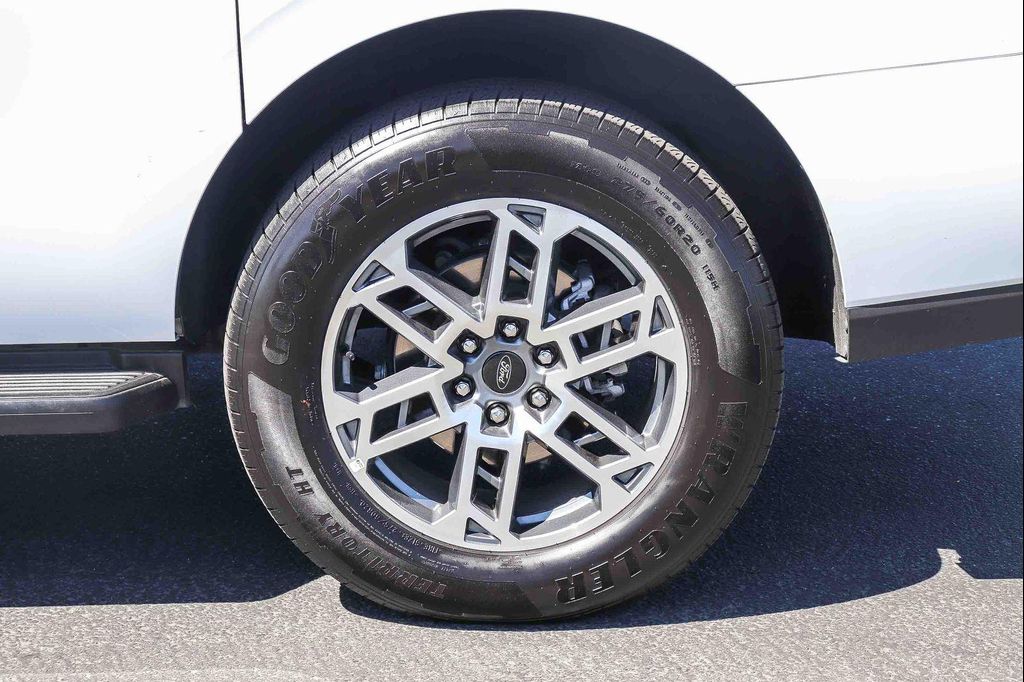 صورة 8 لـ 2025 FORD EXPEDITION MAX ACTIVE 4X2
