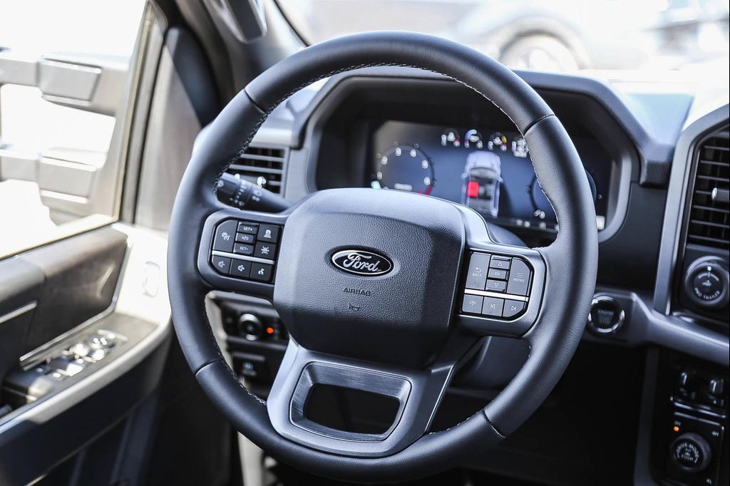 صورة مصغرة 19 لـ 2026 FORD F-150 XLT