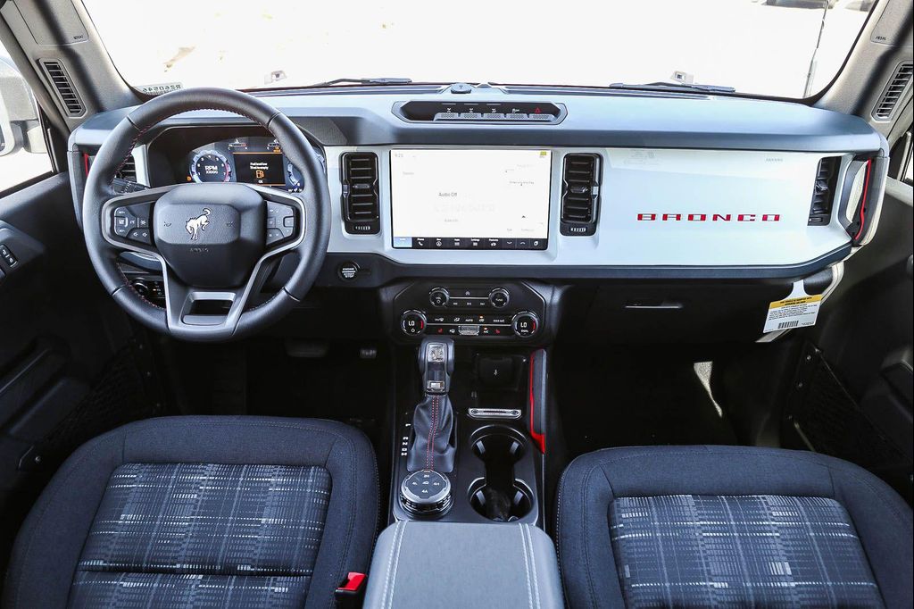 2026 FORD BRONCO HERITAGE EDITION — миниатюра 12