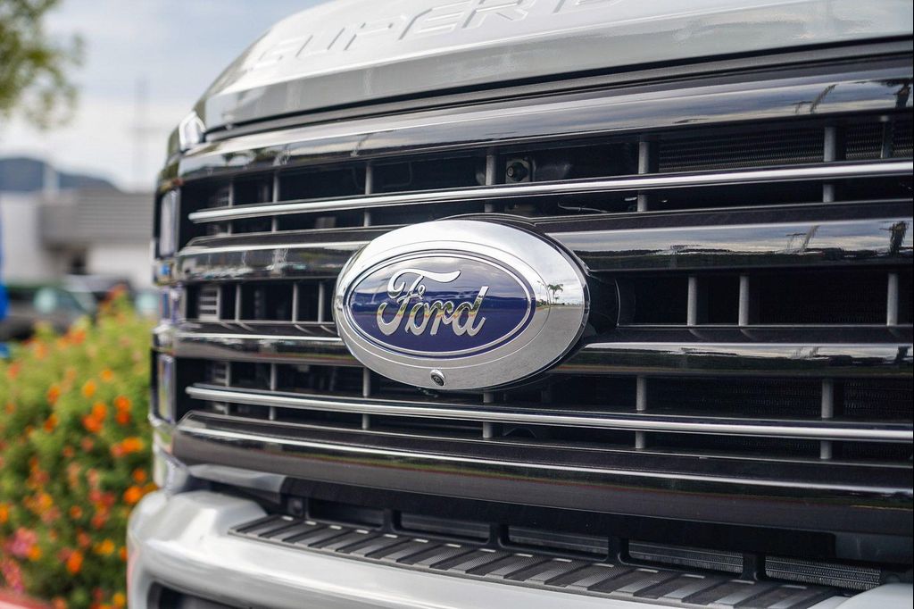 صورة 3 لـ 2026 FORD F-350 PLATINUM