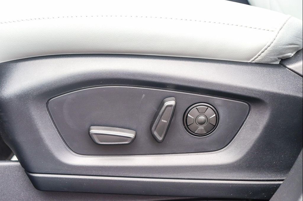صورة مصغرة 22 لـ 2026 FORD EXPLORER PLATINUM