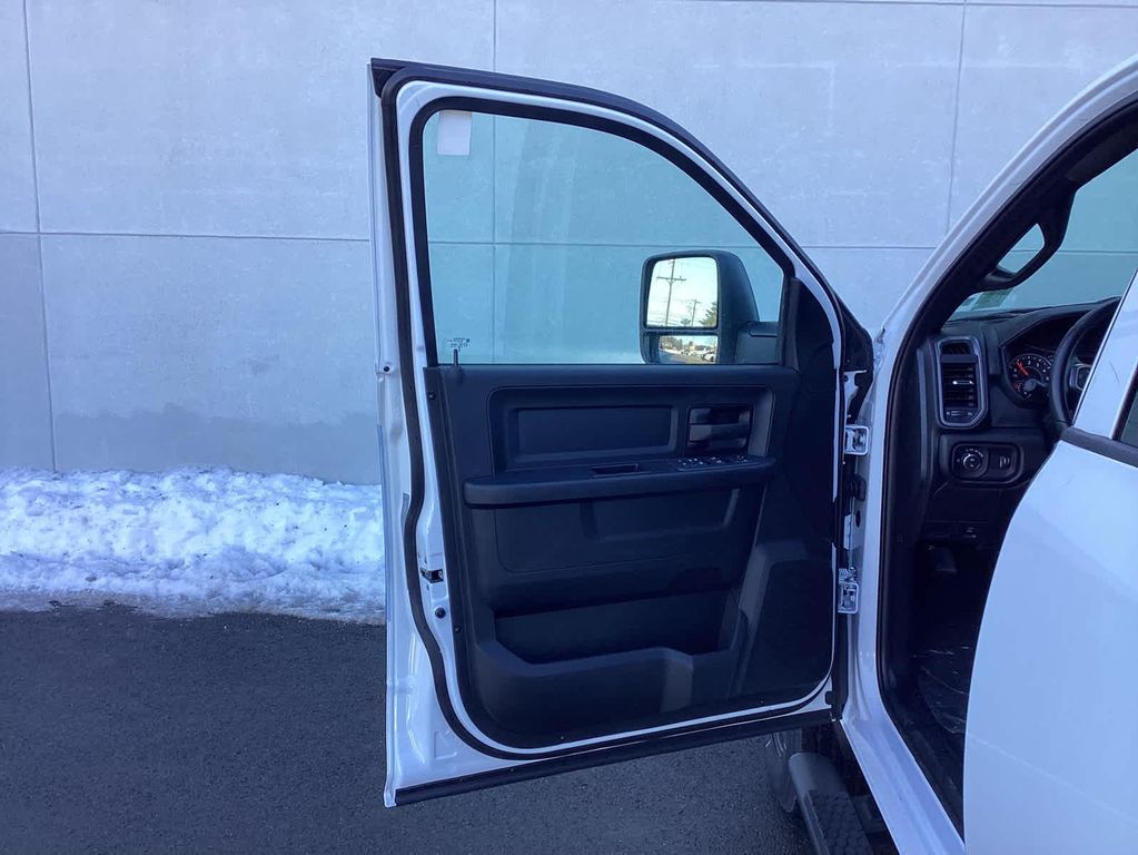 صورة مصغرة 13 لـ 2026 RAM 2500 TRADESMAN