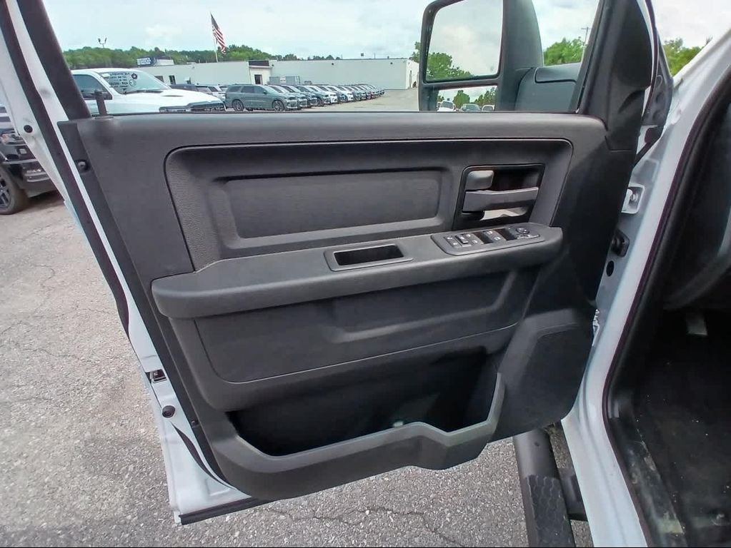 2026 RAM 2500 TRADESMAN 照片 9