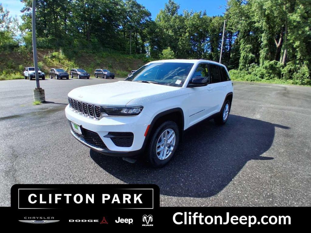 New 2026 Jeep Grand Cherokee Laredo