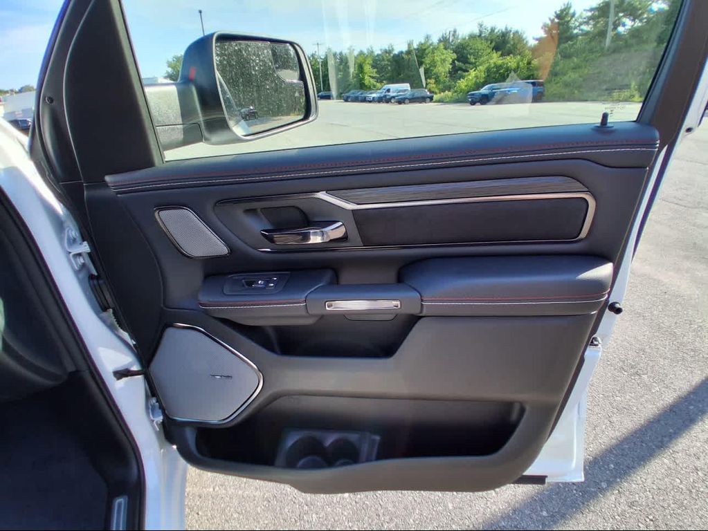 2026 RAM 1500 LARAMIE 缩略图 17