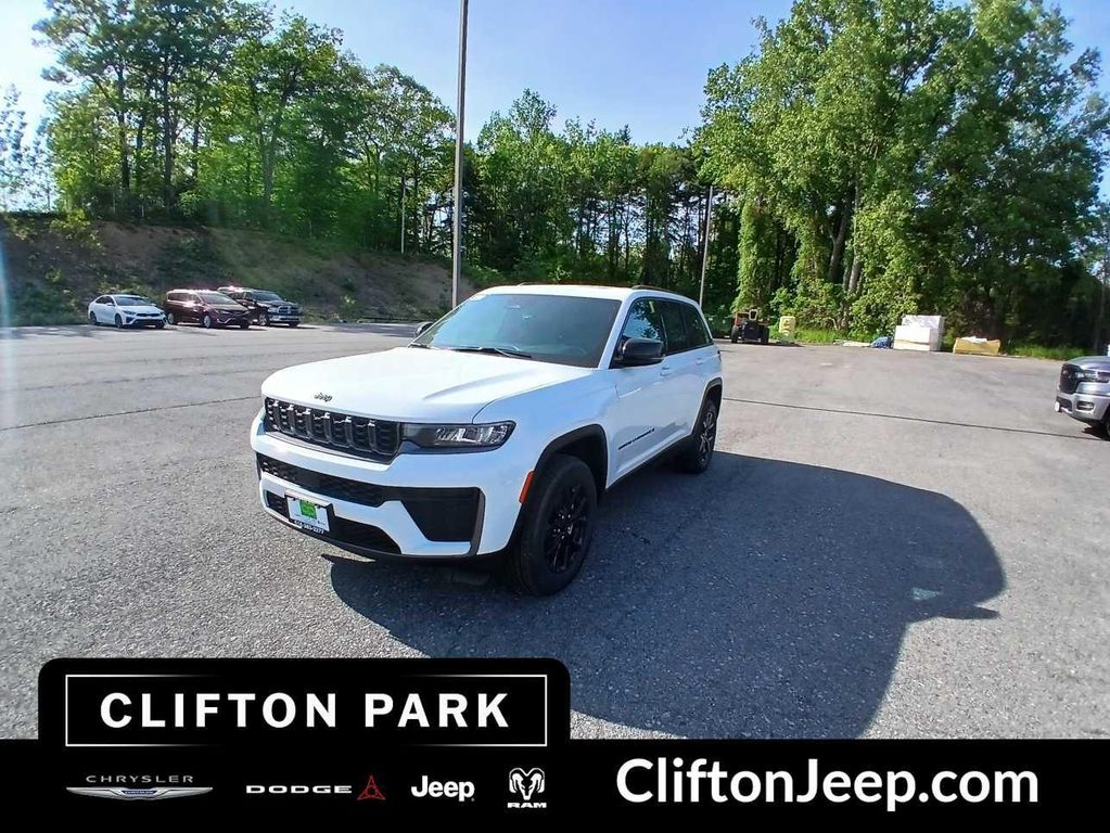 New 2026 Jeep Grand Cherokee Altitude