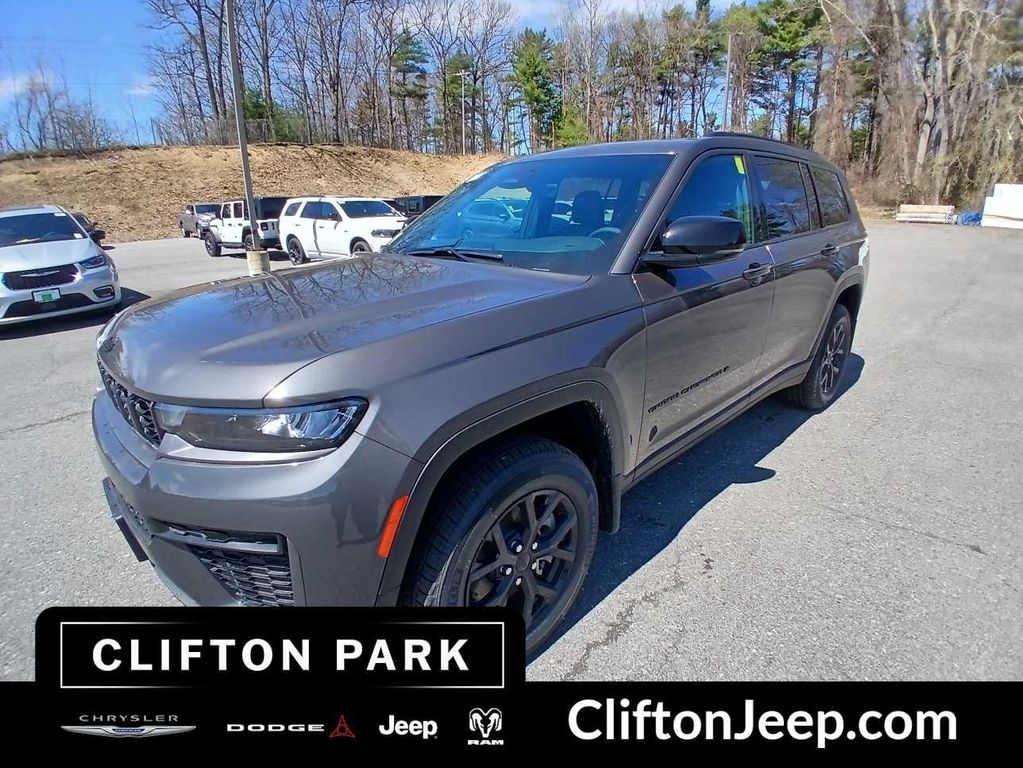New 2026 Jeep Grand Cherokee Altitude