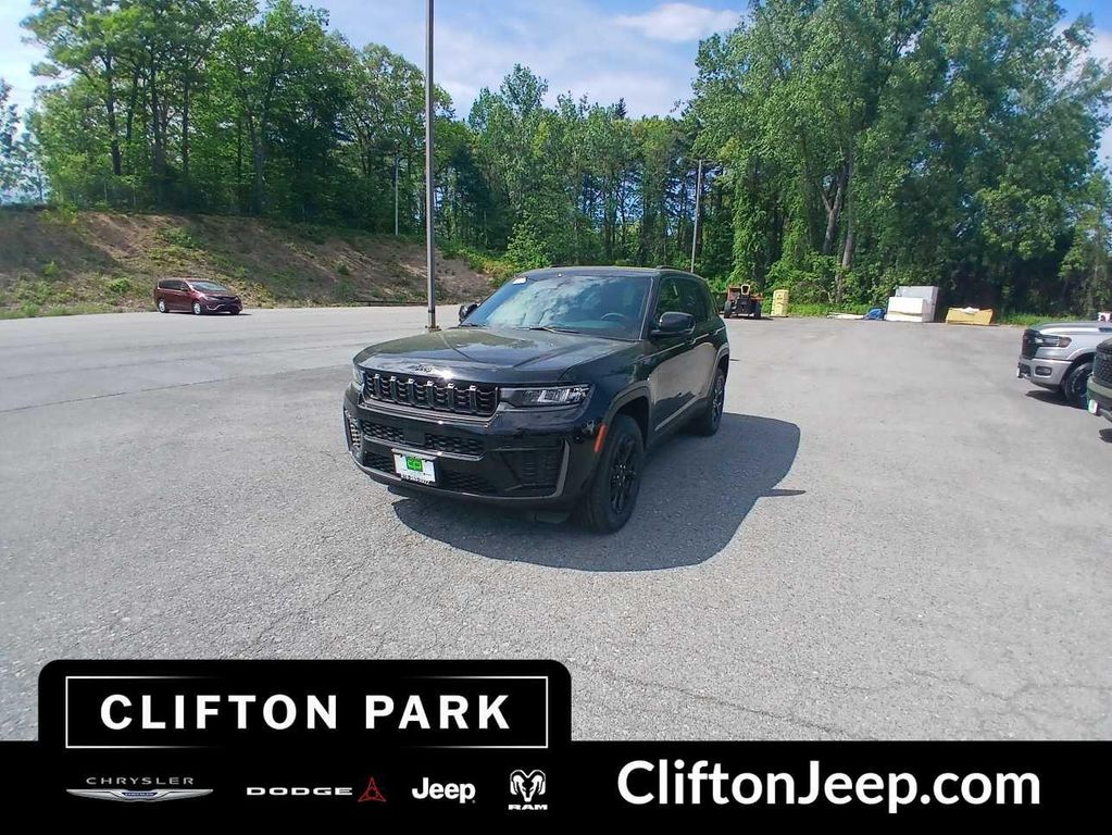 New 2026 Jeep Grand Cherokee Altitude