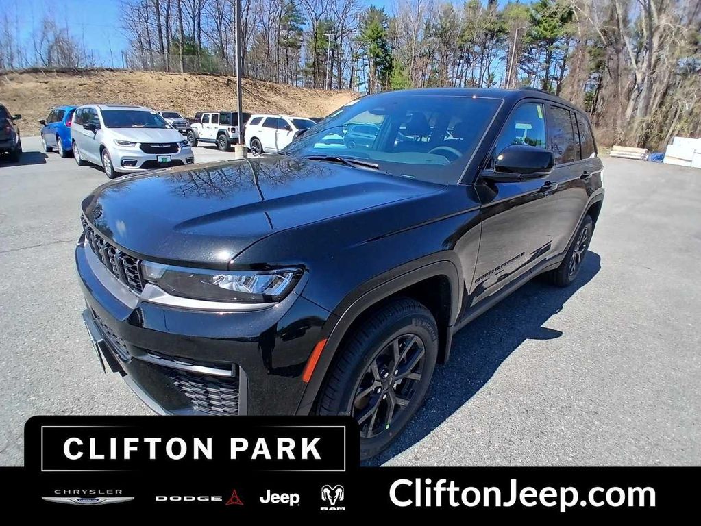 New 2026 Jeep Grand Cherokee Altitude