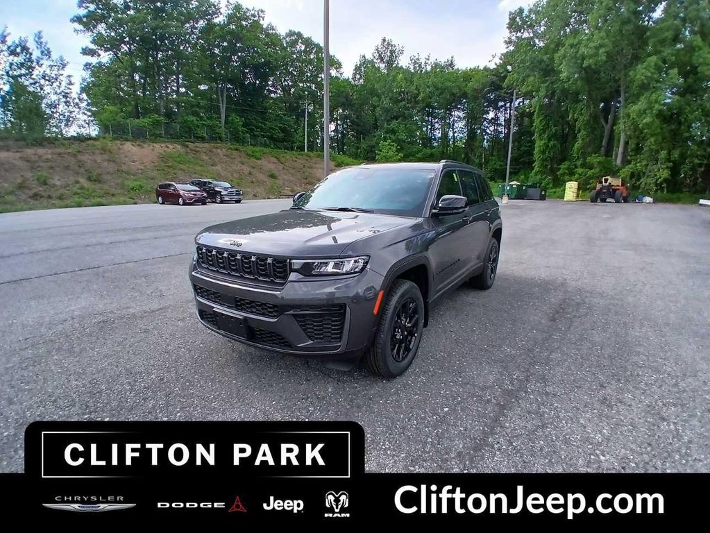 New 2026 Jeep Grand Cherokee Altitude