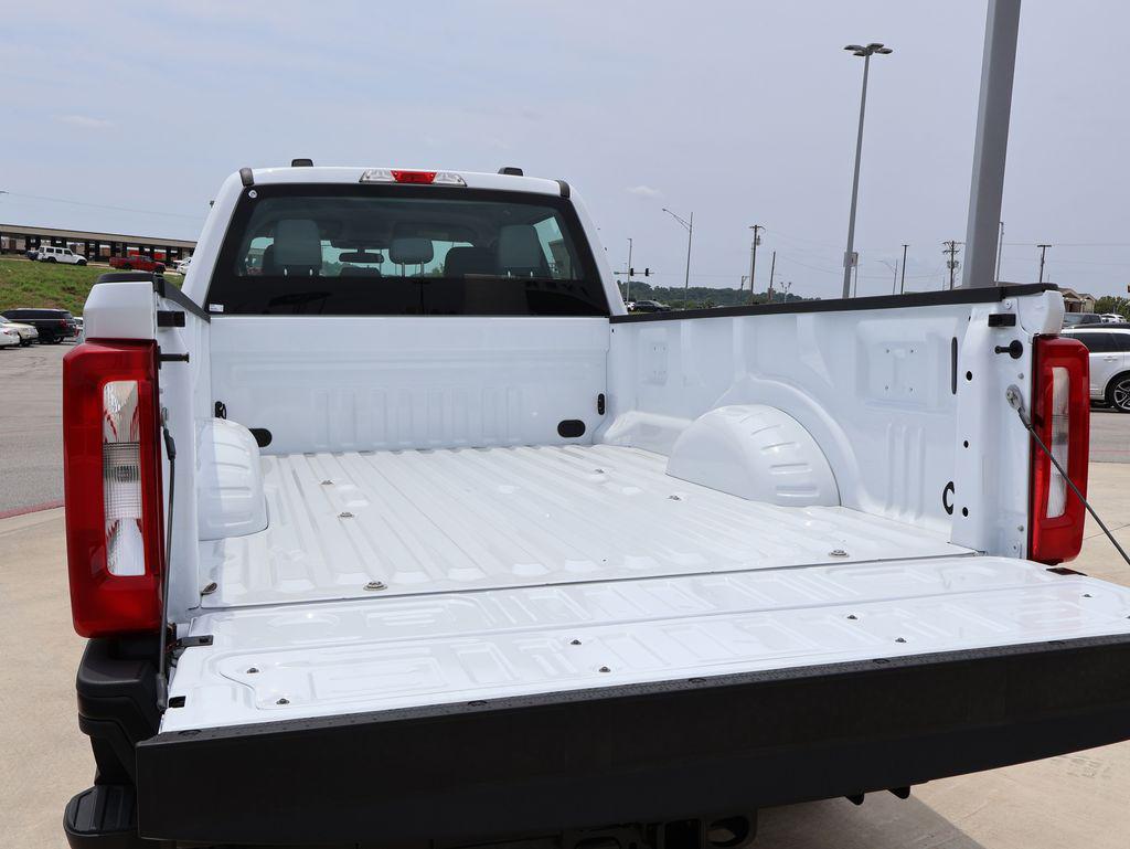 صورة 15 لـ 2026 FORD F-250 XL