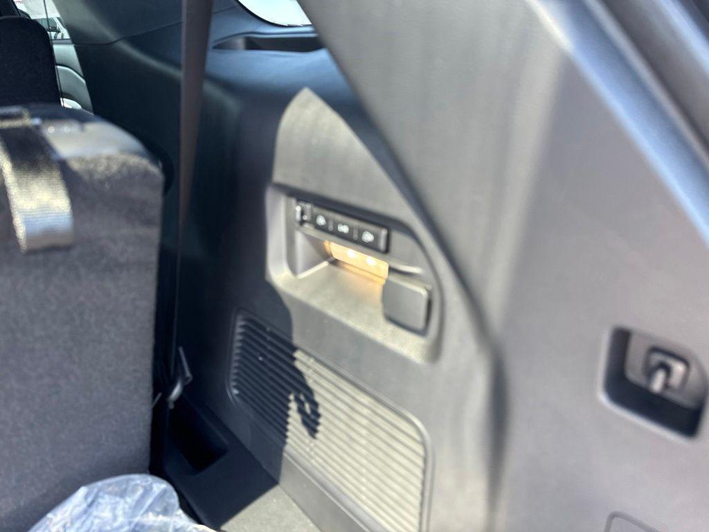 صورة مصغرة 24 لـ 2026 FORD EXPLORER ST