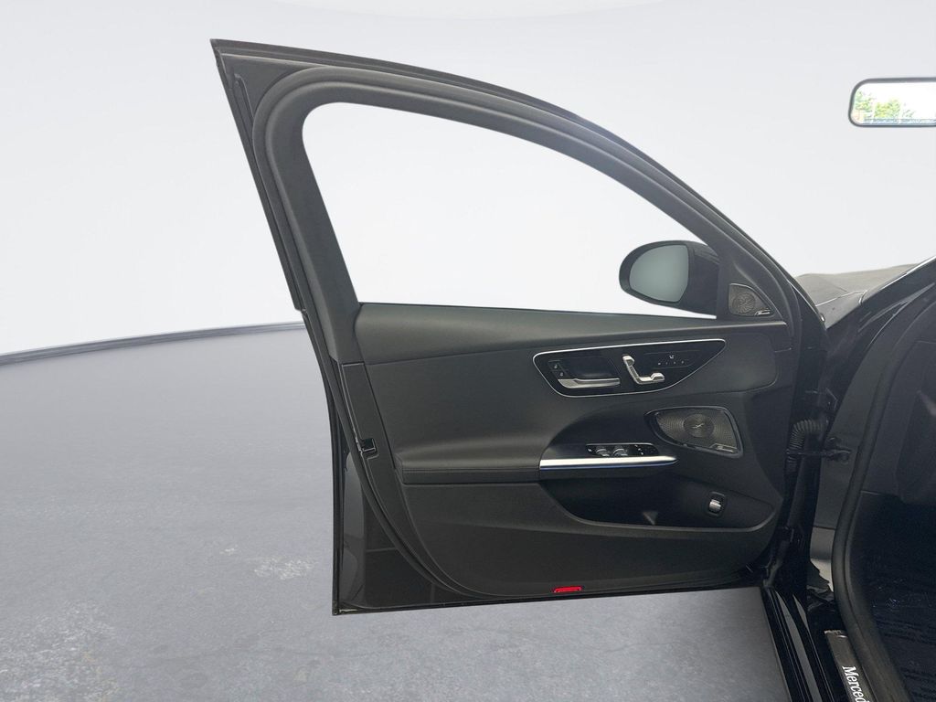 2022 Mercedes-BENZ C-CLASS photo 9