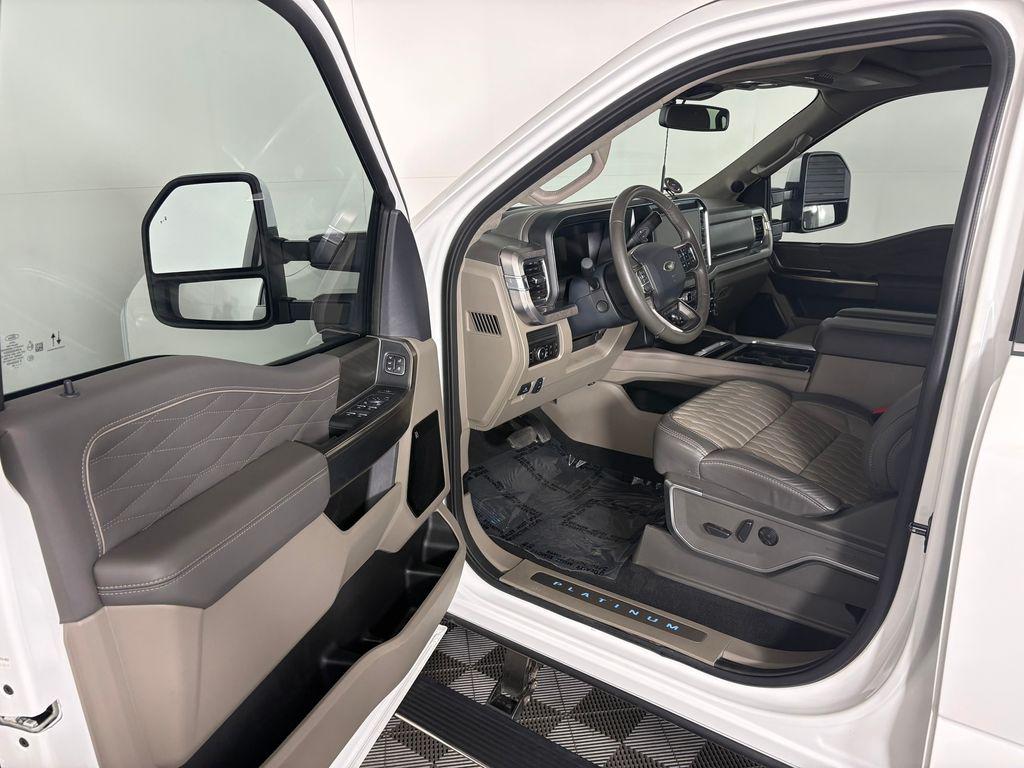 صورة مصغرة 11 لـ 2025 FORD F-350 PLATINUM