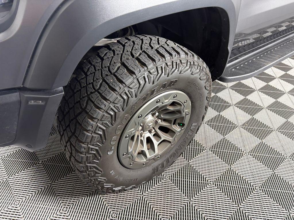 صورة 10 لـ 2024 RAM 1500 TRX