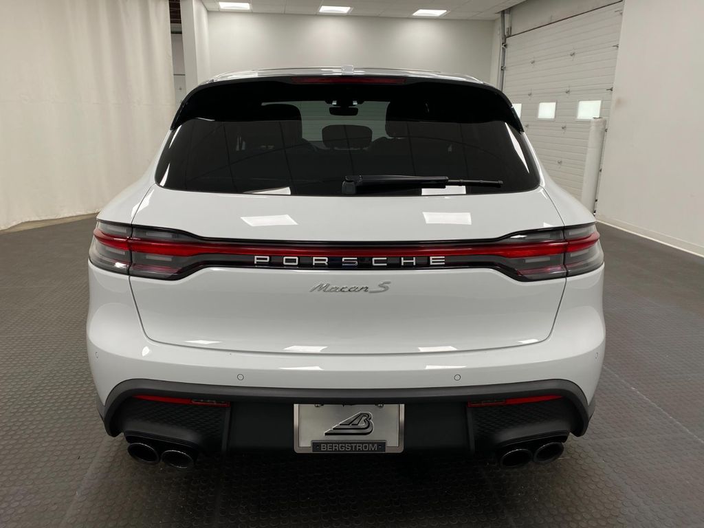 صورة 6 لـ 2023 Porsche MACAN