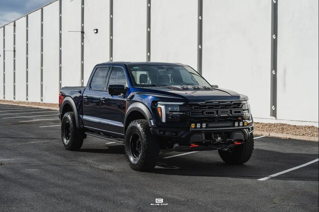 FORD F-150 RAPTOR R - 8