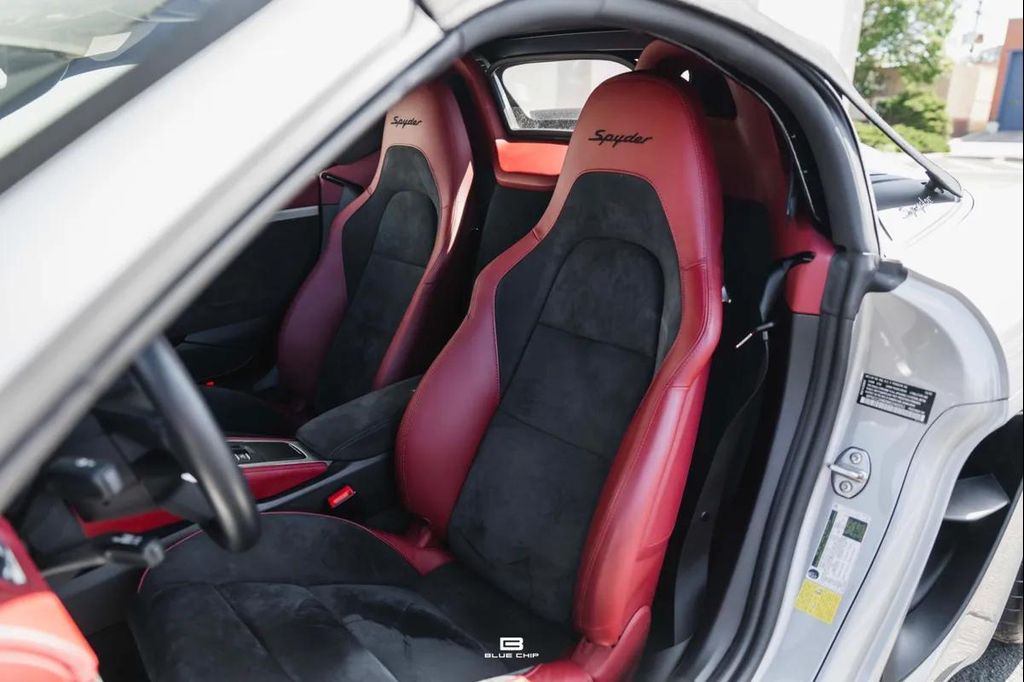 2021 Porsche 718 SPYDER 缩略图 37
