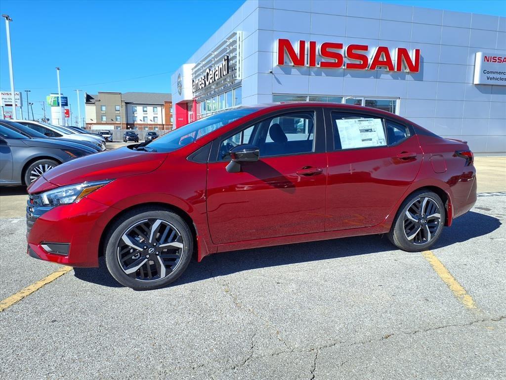 New 2025 Nissan Versa 1.6 SR
