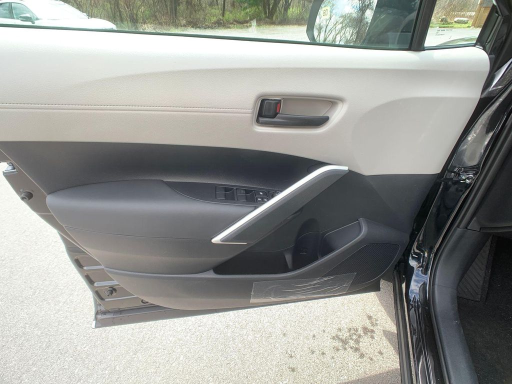 TOYOTA COROLLA CROSS - 10