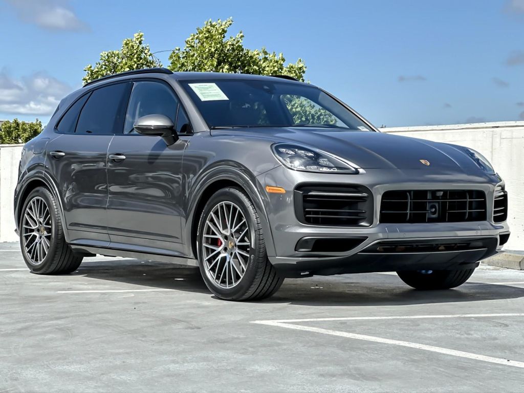 PORSCHE CAYENNE GTS - 10