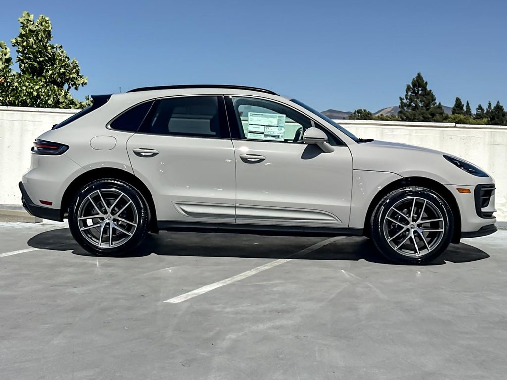 صورة 9 لـ 2026 Porsche MACAN