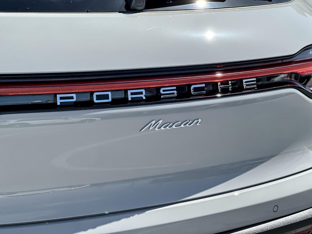 2026 Porsche MACAN — миниатюра 27