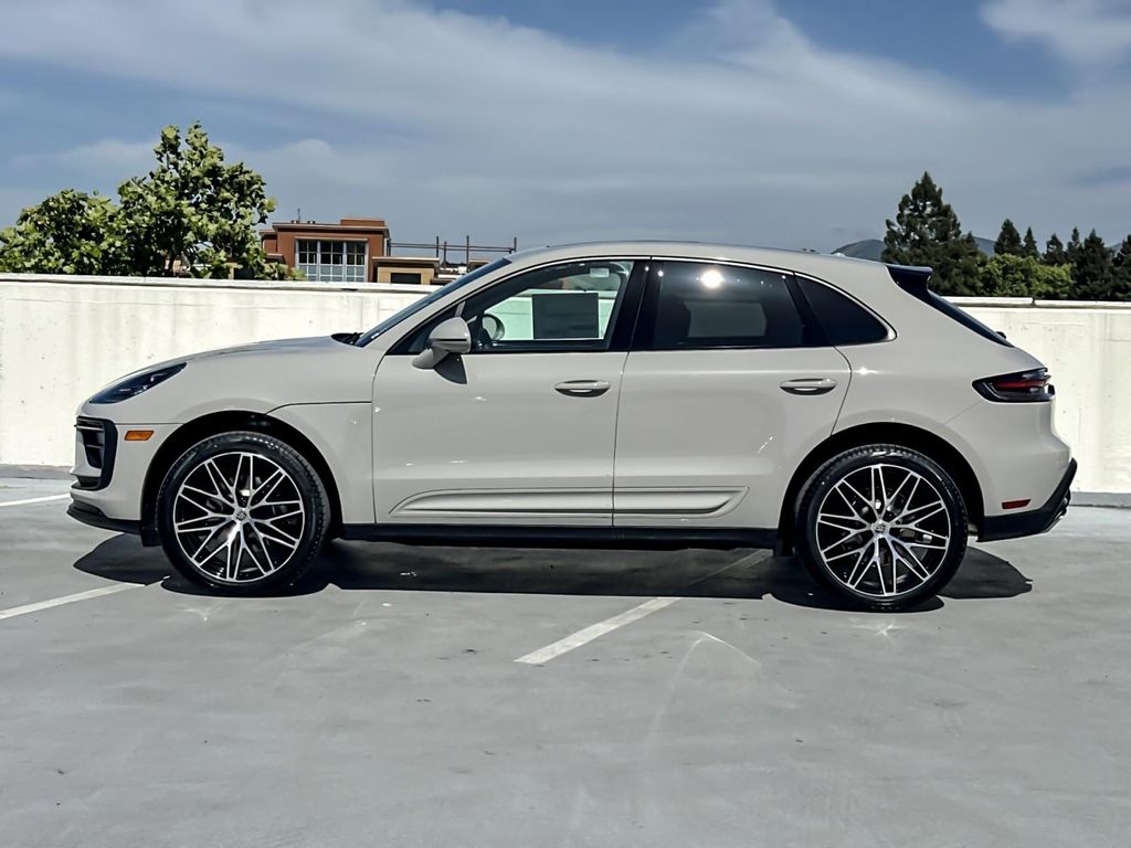 صورة 2 لـ 2026 Porsche MACAN