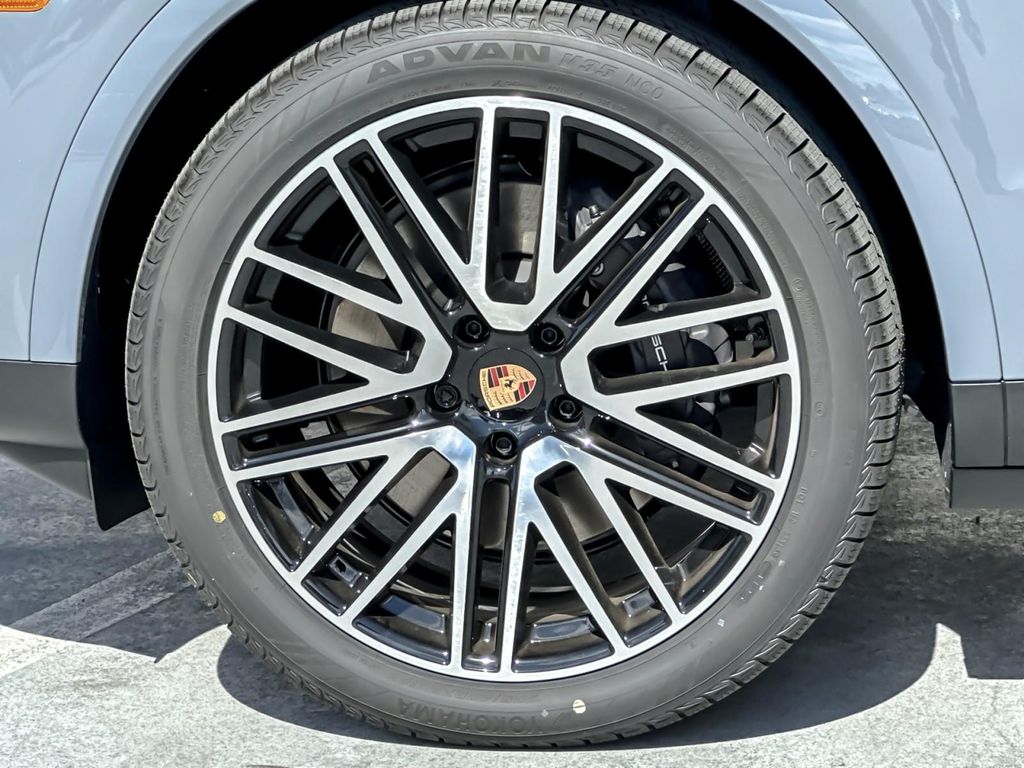 2026 Porsche CAYENNE — миниатюра 25