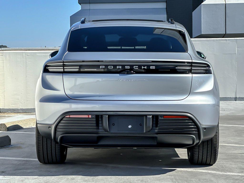 2026 Porsche MACAN MACAN ELECTRIC 4 — фото 7