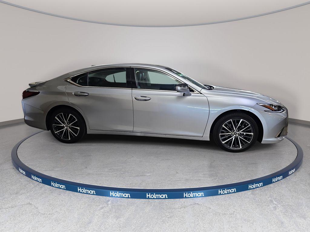 2025 LEXUS ES 300H BASE photo 5