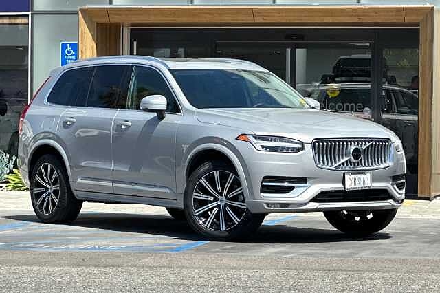 2025 Volvo XC90 CORE — фото 2
