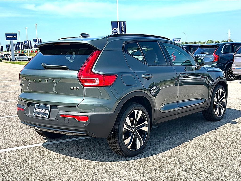 2026 Volvo XC40 PLUS, B5 AWD GAS (MILD HYBRID), DARK — миниатюра 8