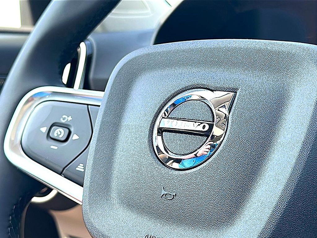 2026 Volvo XC40 PLUS, B5 AWD GAS (MILD HYBRID), DARK — миниатюра 21