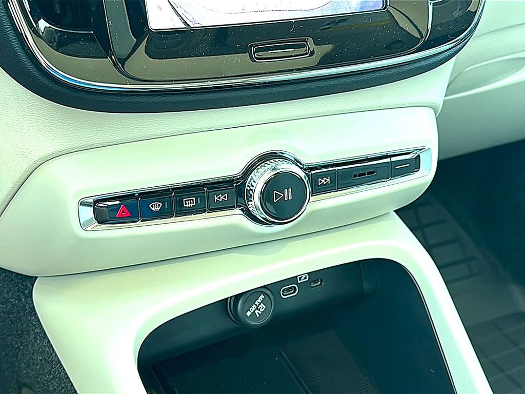 2026 Volvo XC40 PLUS, B5 AWD GAS (MILD HYBRID), DARK — миниатюра 24