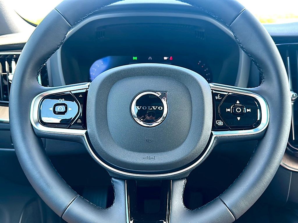صورة مصغرة 18 لـ 2026 Volvo XC60 B5 CORE