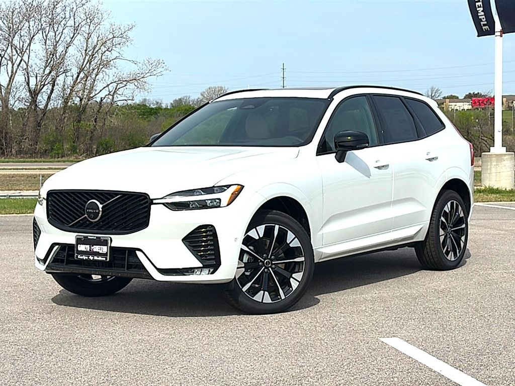 2026 Volvo XC60 B5 PLUS — фото 2