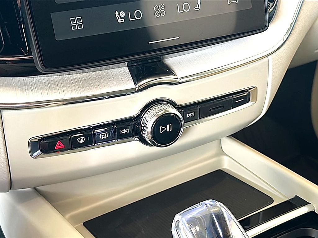 صورة مصغرة 23 لـ 2026 Volvo XC60 B5 ULTRA