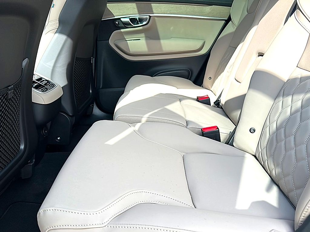 2026 Volvo XC90 PLUS, B6 AWD GAS (MILD HYBRID), GASOLINE, BRI — миниатюра 16