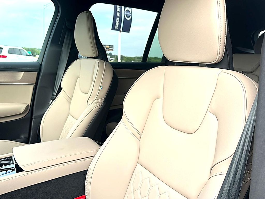 2026 Volvo XC90 B6 PLUS 7-SEATER — миниатюра 11