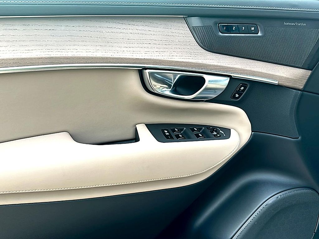 2026 Volvo XC90 B6 PLUS 7-SEATER — миниатюра 13