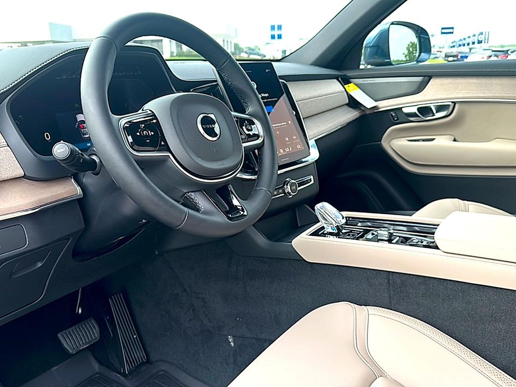 2026 Volvo XC90 B6 PLUS 7-SEATER — фото 9