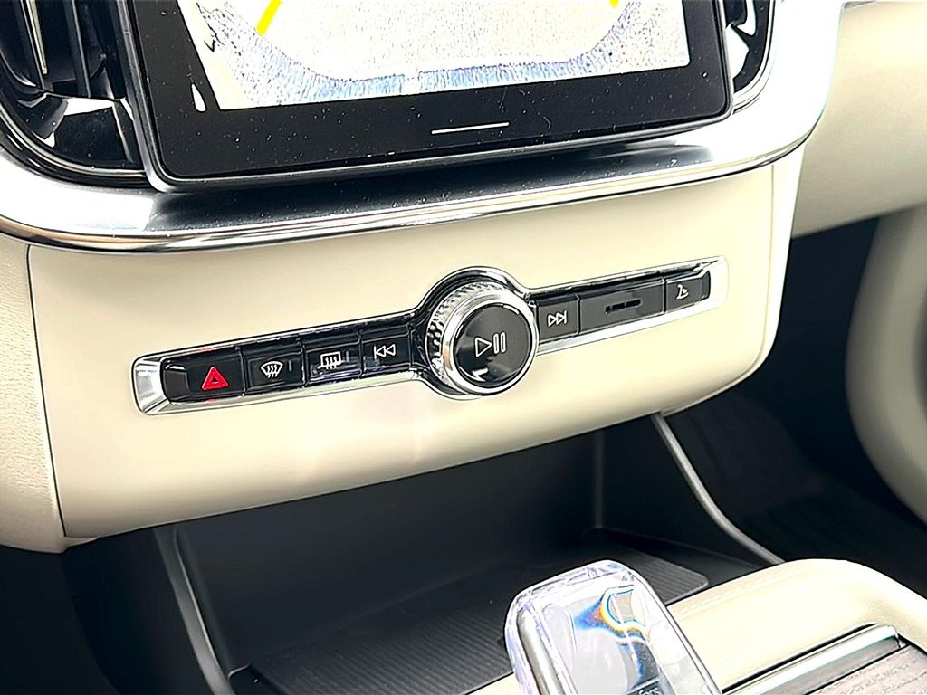 صورة مصغرة 23 لـ 2026 Volvo XC90 B6 ULTRA 7-SEATER
