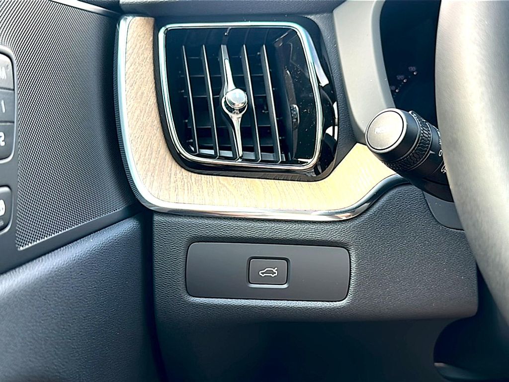 2026 Volvo XC60 B5 PLUS 缩略图 25