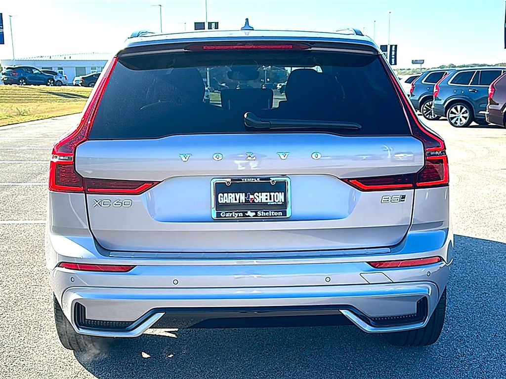2026 Volvo XC60 B5 PLUS — фото 7