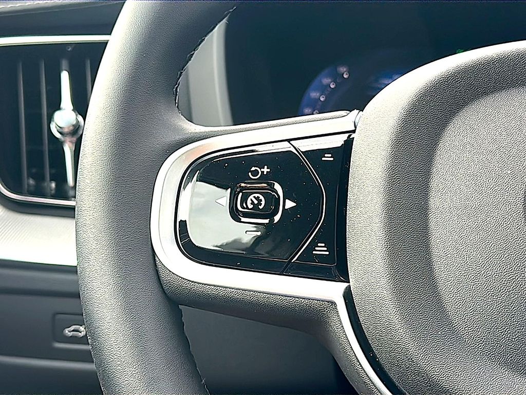 2026 Volvo XC60 B5 ULTRA BLACK EDITION — миниатюра 20