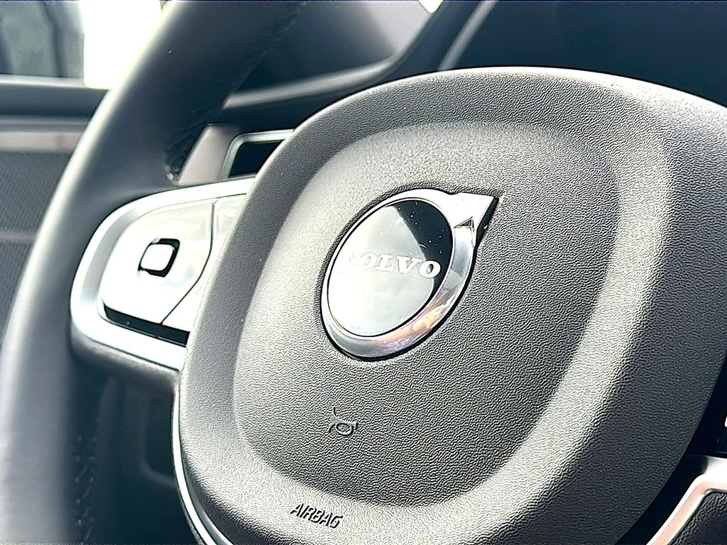 2026 Volvo XC60 B5 ULTRA BLACK EDITION — миниатюра 21