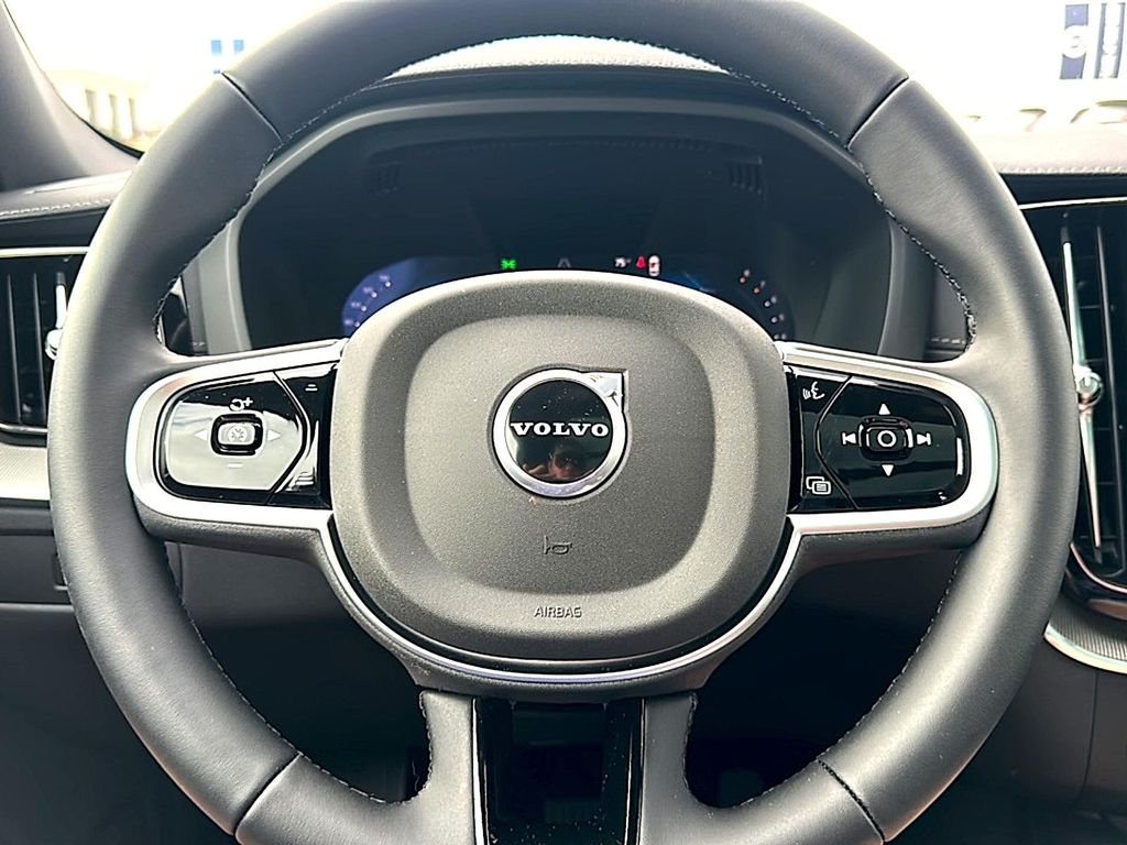 2026 Volvo XC60 B5 ULTRA BLACK EDITION — миниатюра 18