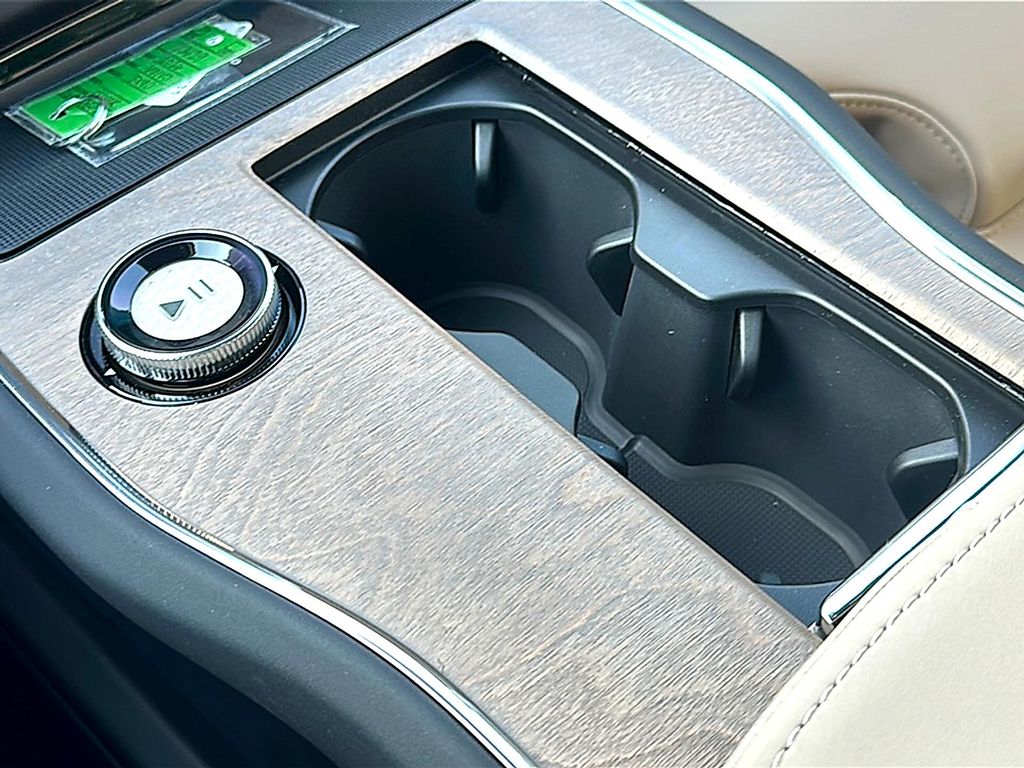 2026 Volvo EX90 PLUS, SINGLE MOTOR, FULLY ELECTRIC, 7 SEATS — миниатюра 26